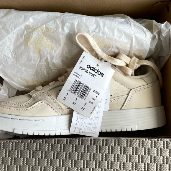 Adidas Supercourt Sneakers in Cream - Picture 6 of 7
